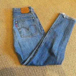 Levi size 26 wedgie jeans